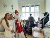 MIKULÁŠSKÁ DRUŽINA NA GYMNÁZIU I V NEMOCNICI